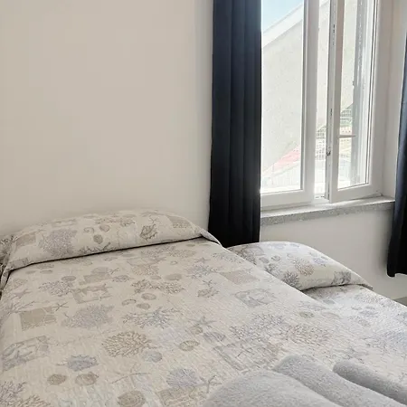House Ilaria Topazio Апартаменти *